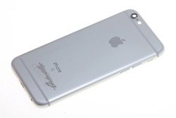 Hülle Körper Klappe APPLE iPhone 6S Silber Grad B mit Defekt