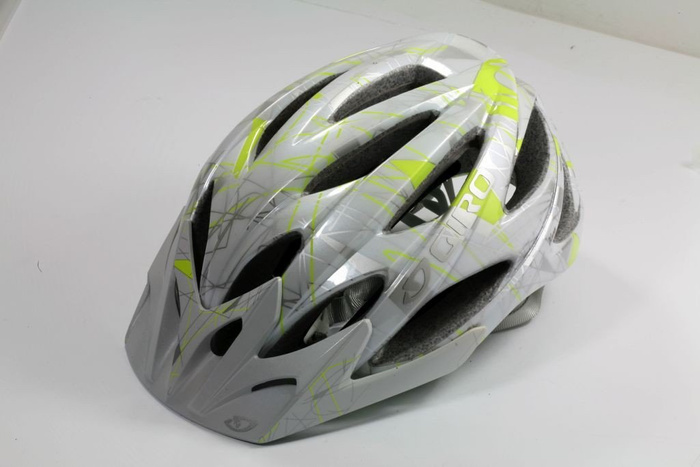 Casco da donna Giro Xara WHITE-Green Taglia M